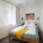 Mudita - Hochwertig Sanierter Altbau Mit Wohnkueche Auf Der Insel